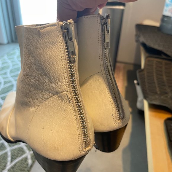 Steve Madden White Shorty Pointed Boots - Picture 3 of 6